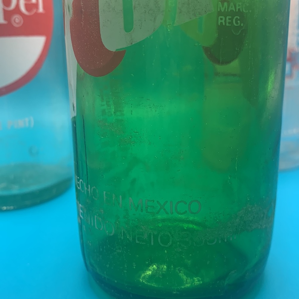 3 Vintage Soda Bottles - Picture 6 of 7